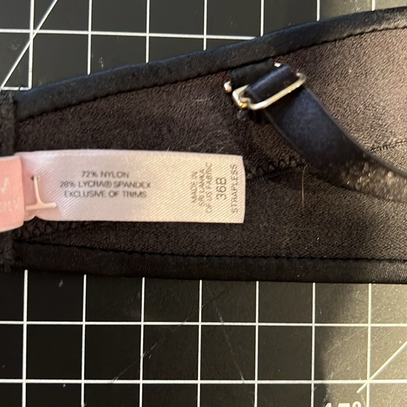 Victoria Secret 36B black satin bra - Picture 6 of 6